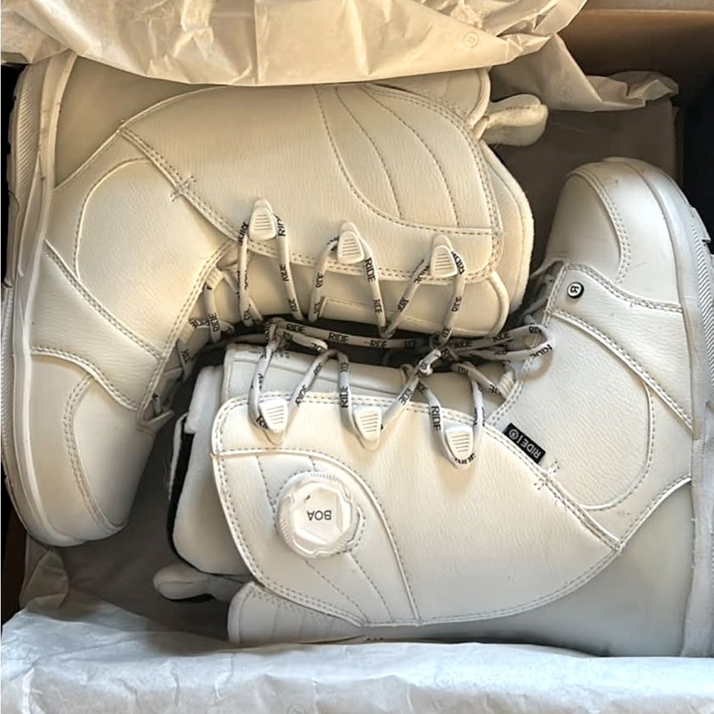 RIDE CONTEXT SNOWBOARD BOOTS 2024 Women’s Lace up size 7 white